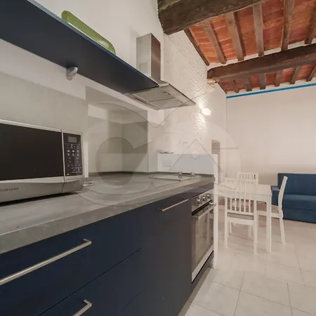 Vicolo San Martino Apartment *